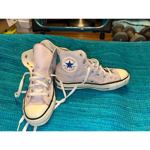 VINTAGE CONVERSE MADE IN U.S.A. CHUCK TAYLOR LAVENDER HIGHTOP SNEAKERS 5/7 NEW - Picture 1 of 7